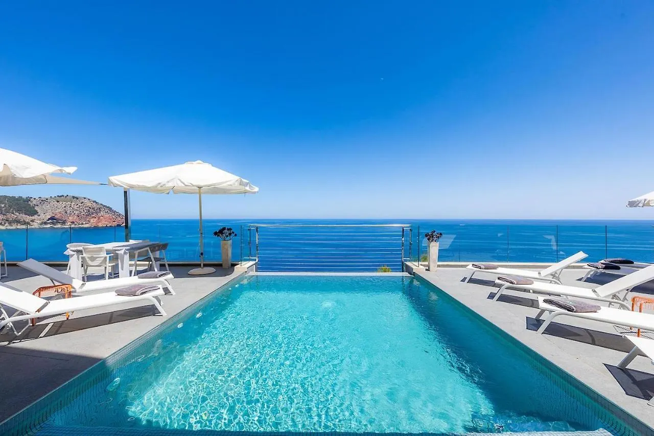 Can Ema, Villa Moderna Con Piscina Frente Al Mar Capdepera