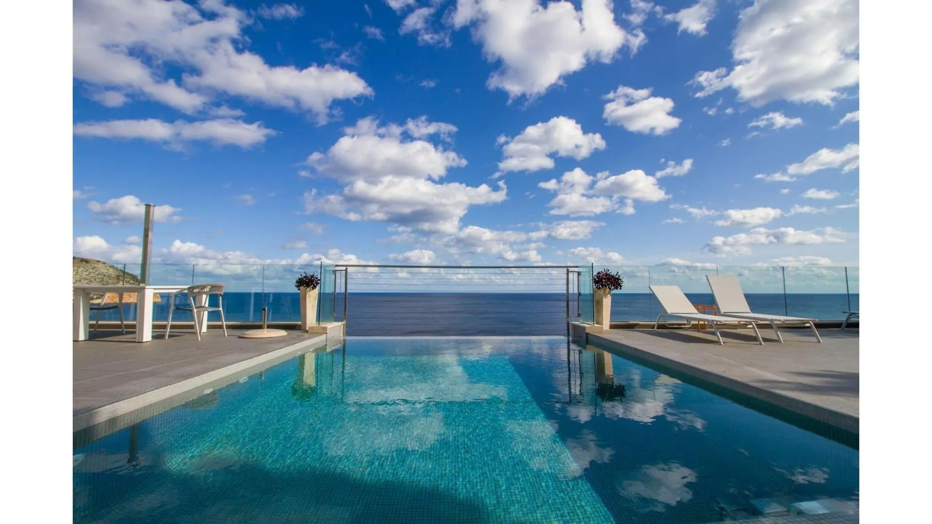 Can Ema, Villa Moderna Con Piscina Frente Al Mar Capdepera  Spain